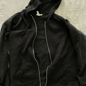 black zip up from tilly’s